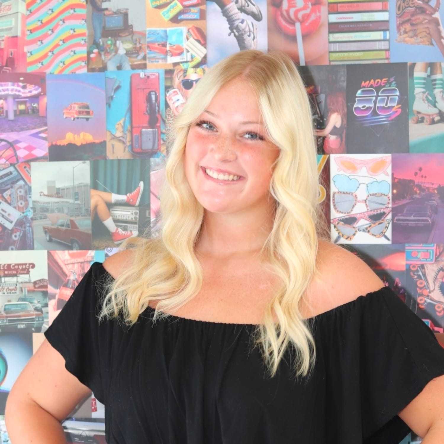 Portrait of Mackenzie, a professional stylist at Dream Hair Studio, showcasing their expertise and style.